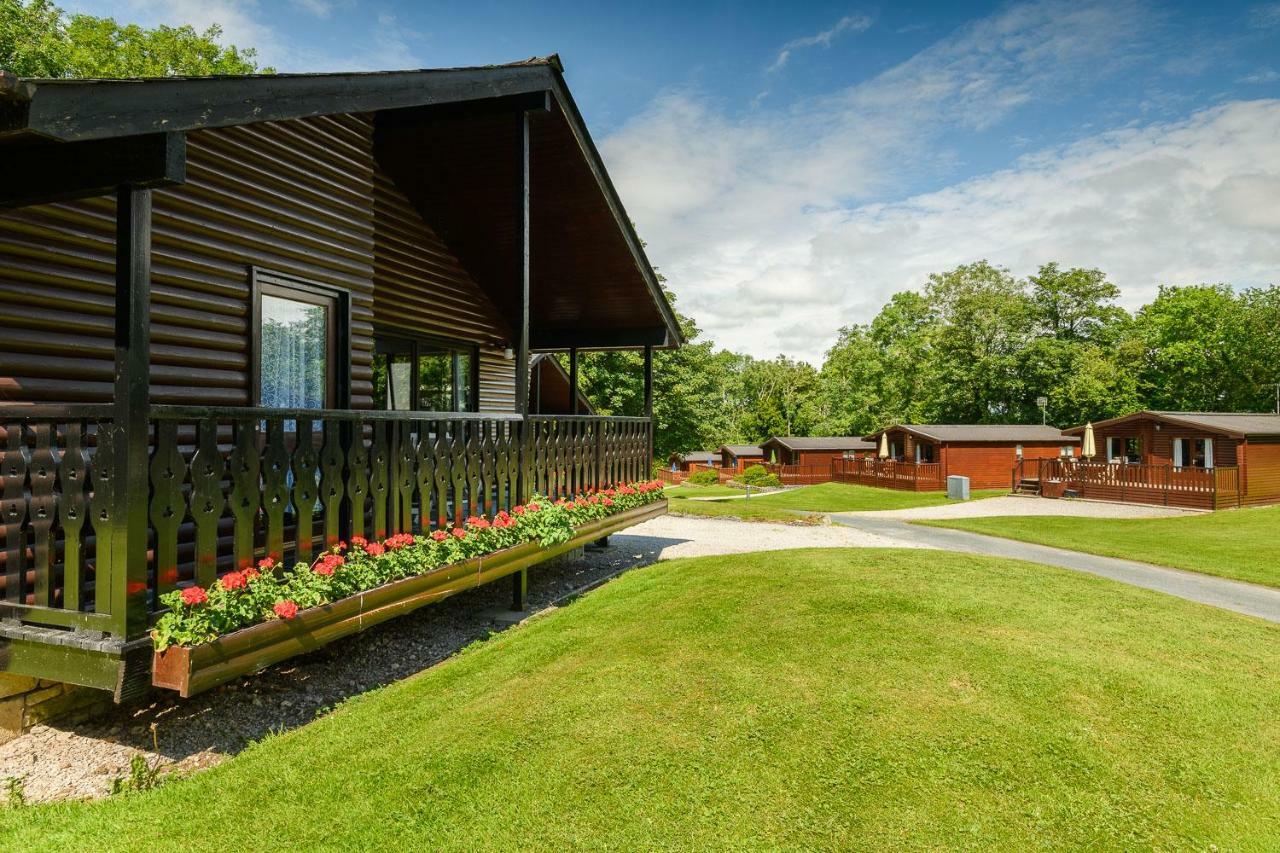 Woodlands Hotel & Pine Lodges Grange-over-Sands Exterior foto